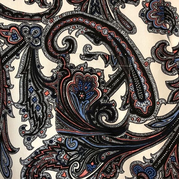 3 for $30! Ann Taylor paisley patterned tee - Picture 5 of 8